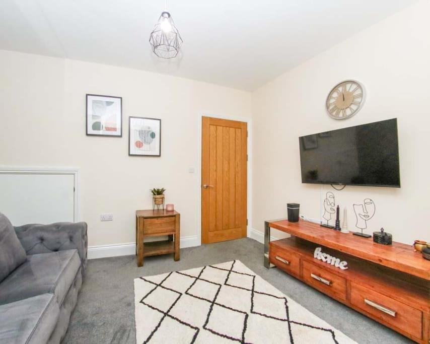 No25-Luxe Living Guest House- 2 Bed-Wifi-Free Parking-City- Beach Swansea Exterior photo